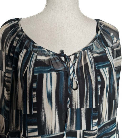 ❤️PERFECT for FALL!!  PRETTY PRINT TOP w/ATTACHED CAMI     LARGE - Picture 2 of 9